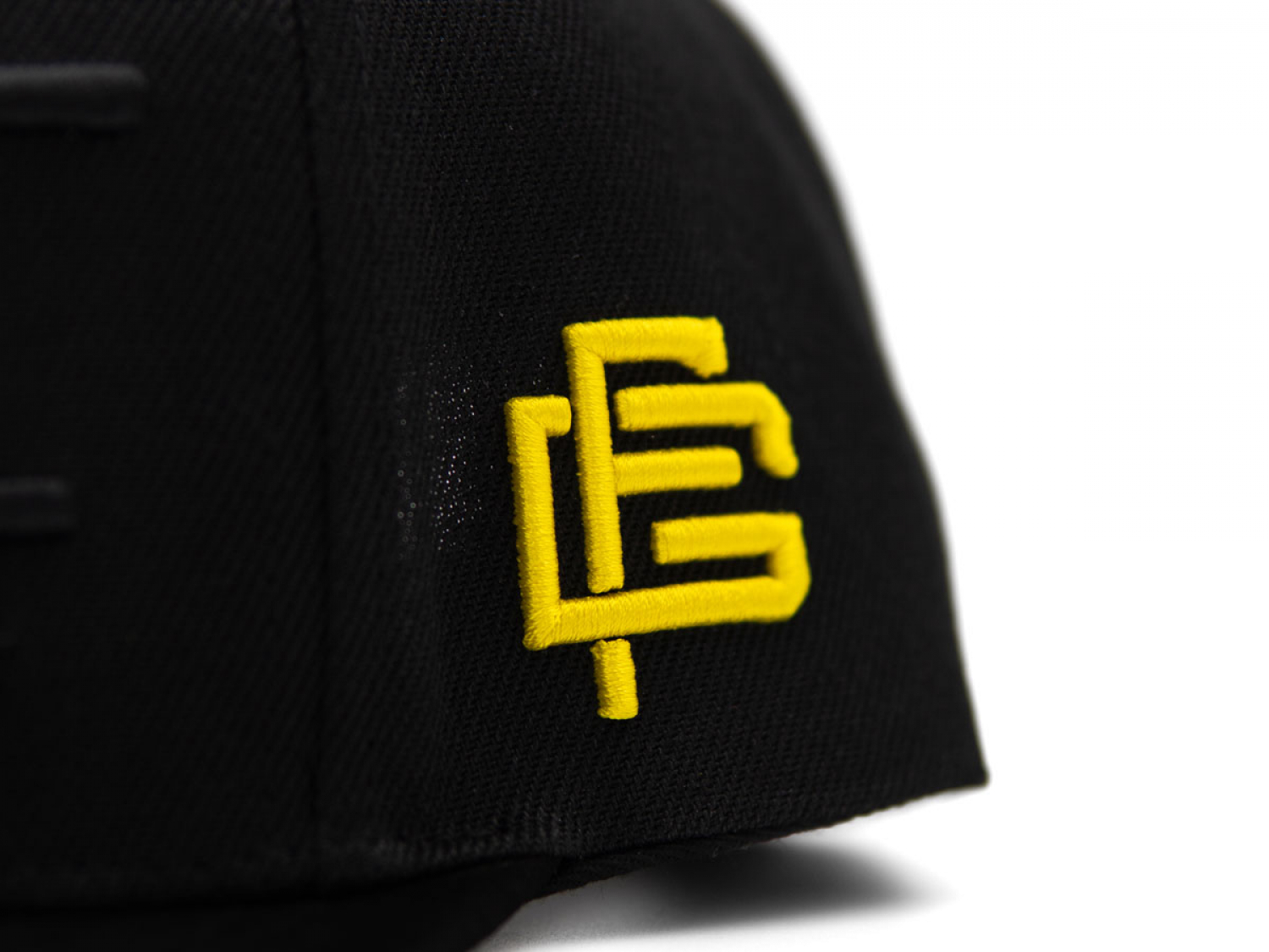 FLACHGELEGT® - BLACK & YELLOW SNAPBACK